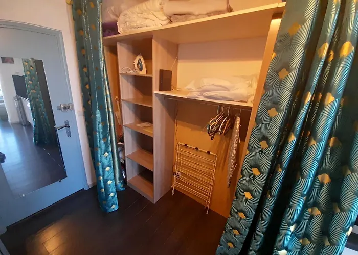 Village Naturiste Resille * آجد